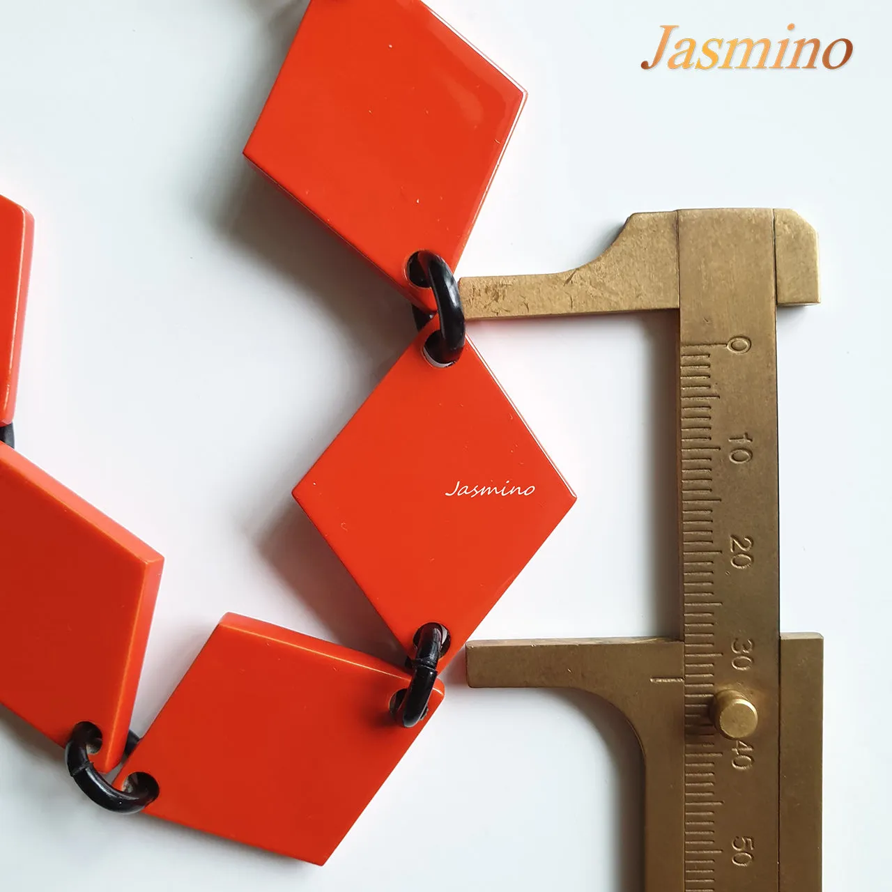 Charming Buffalo Horn Necklace J17585, Made by Natural Material
