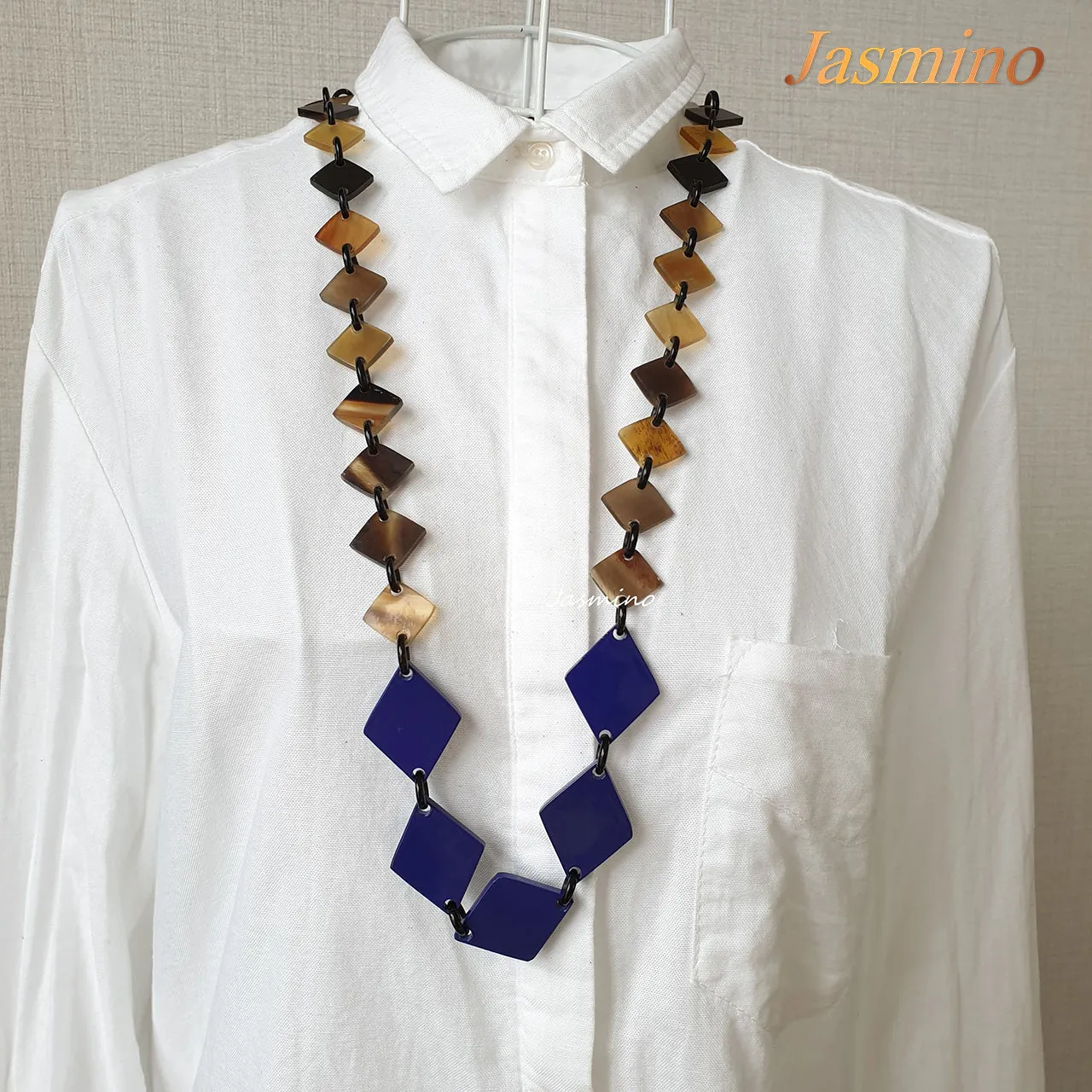 Charming Buffalo Horn Necklace J17585, Made by Natural Material
