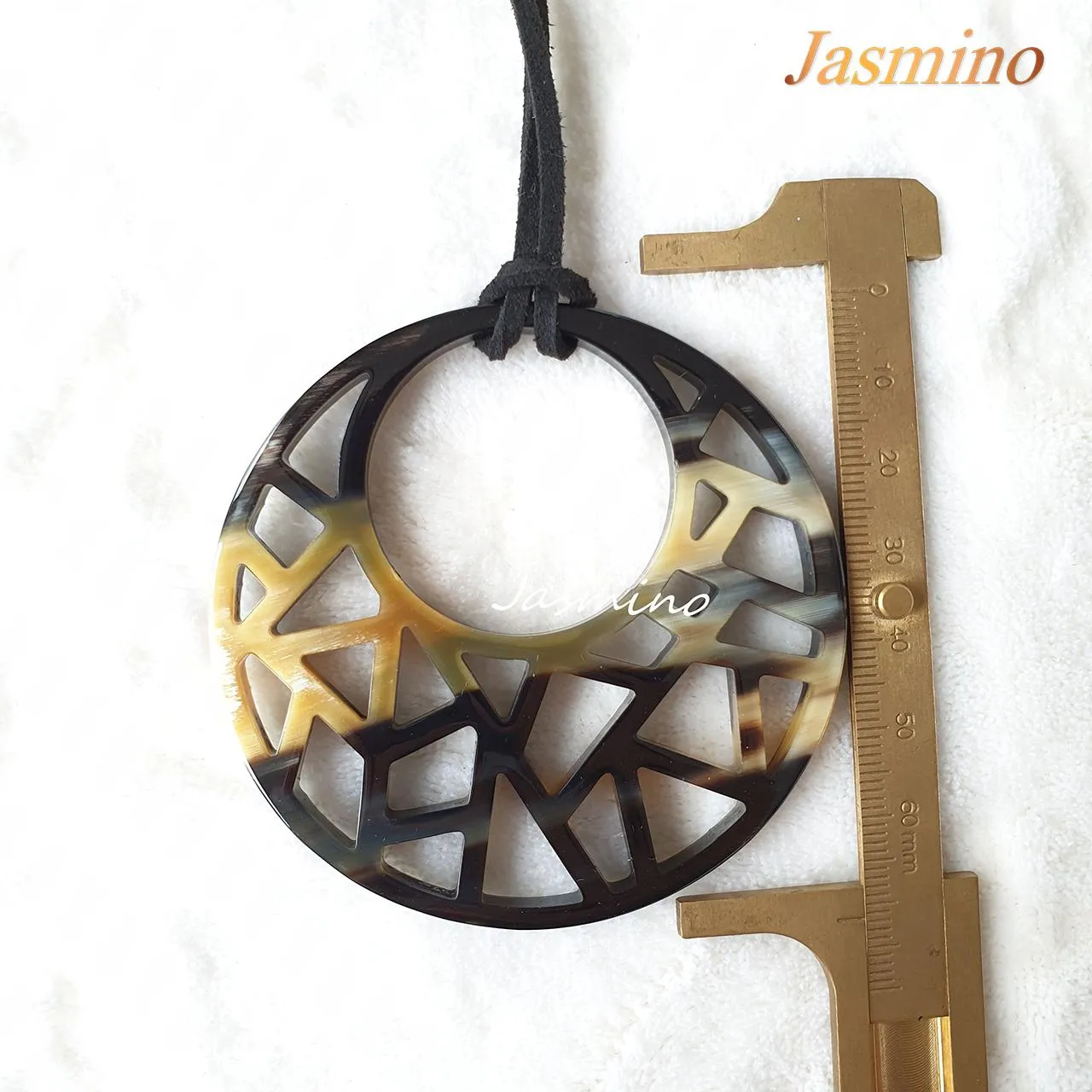 Handmade Round Pendant J17620, Made by Buffalo Horn and Lacquer