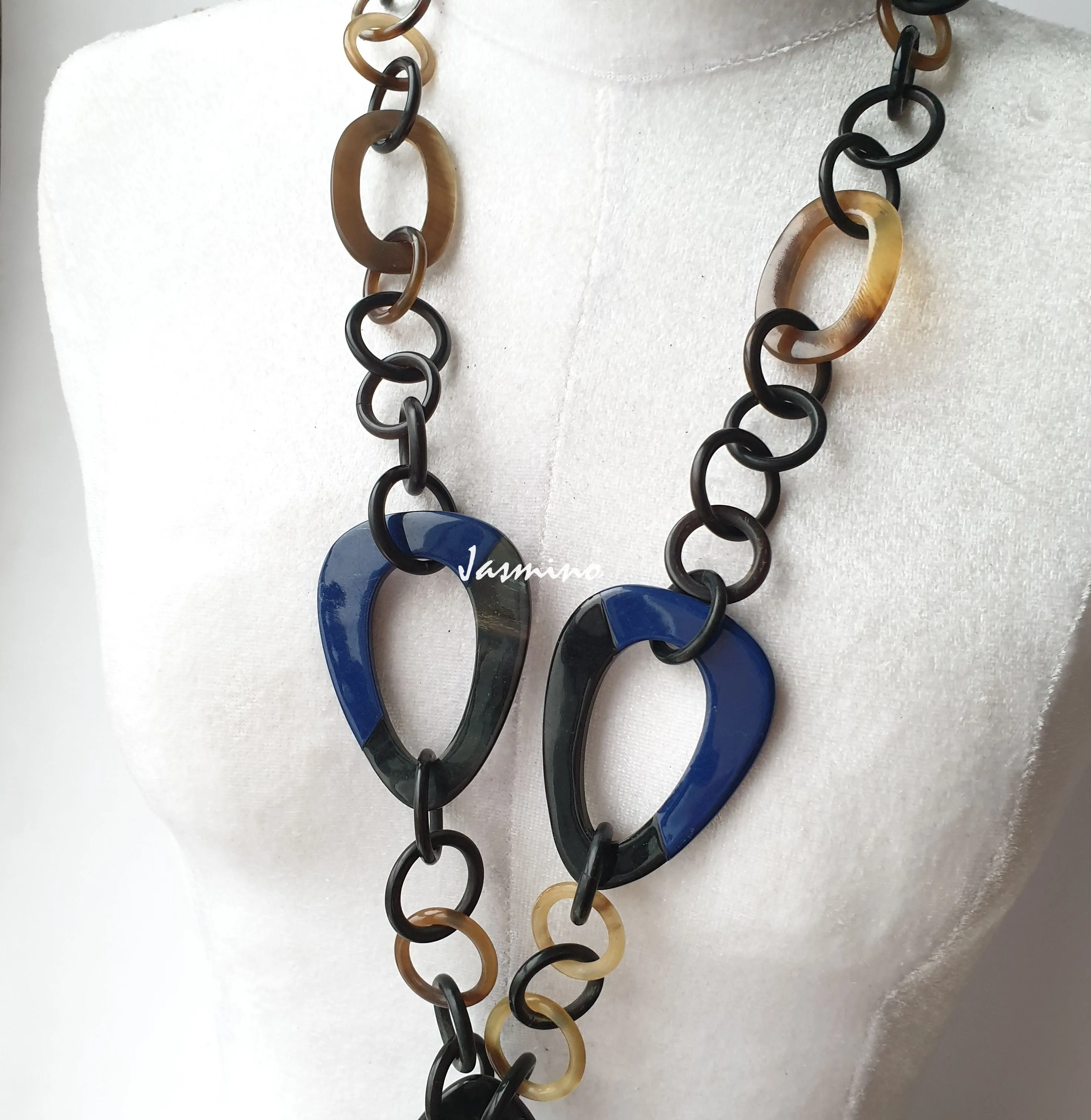 Trendy Necklace J18059, Made by Natural Buffalo Horn and Lacquer