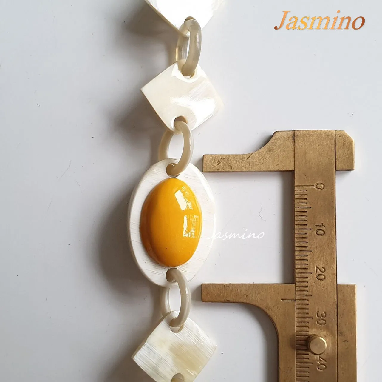 Yellow “Cat Eyes” Horn Necklace J17416, Made by Buffalo Horn and Lacquer