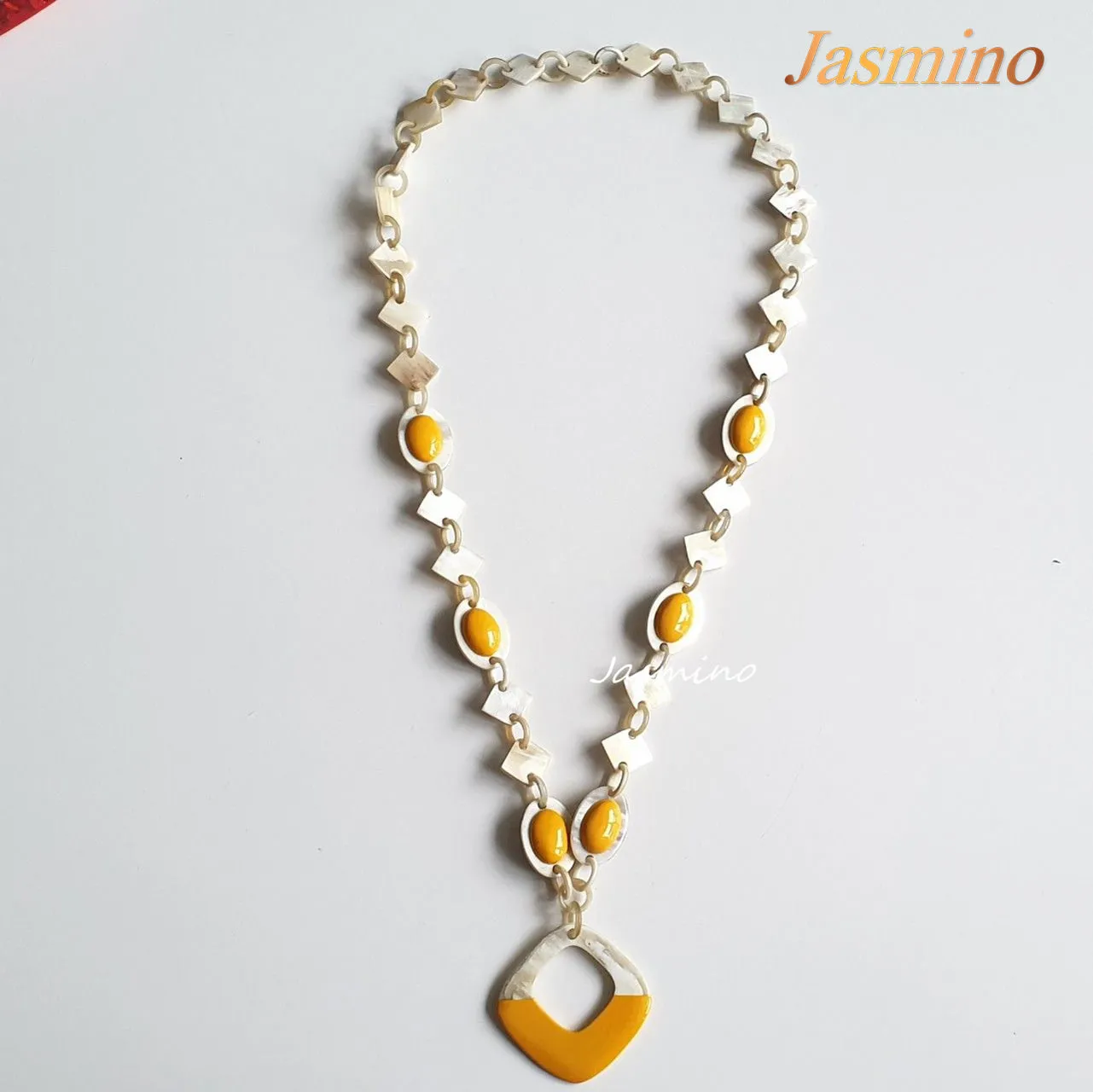 Yellow “Cat Eyes” Horn Necklace J17416, Made by Buffalo Horn and Lacquer